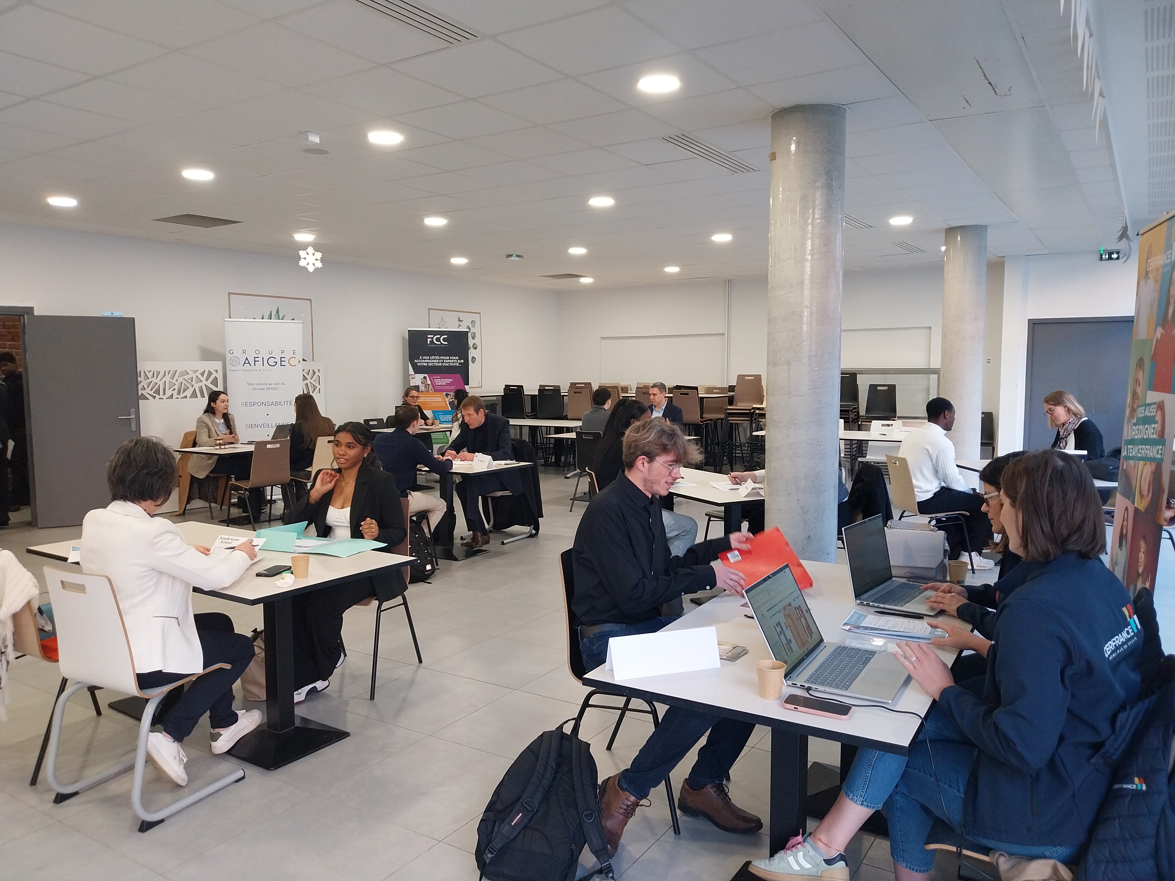 JOB DATING À LA BUSINESS SCHOOL